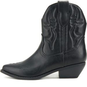 Women’s black cowboy boots